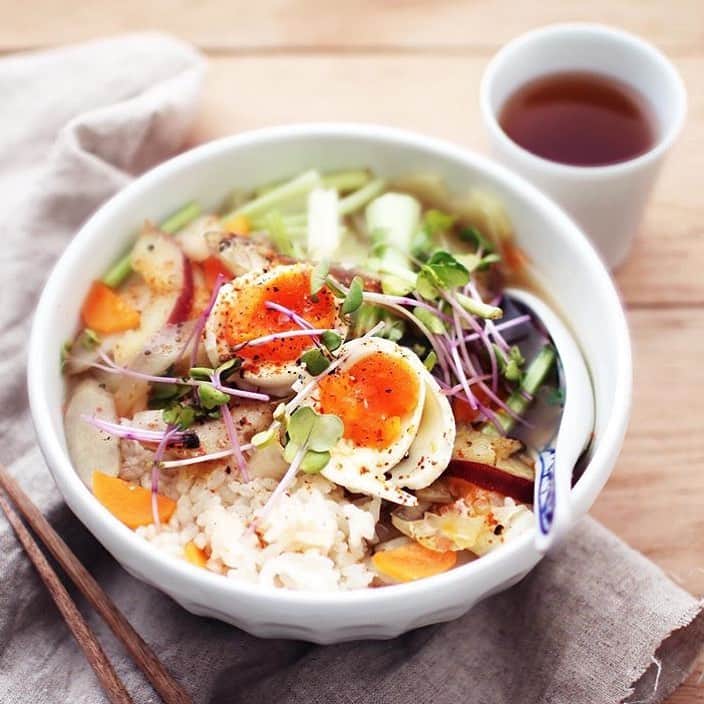 Locariのインスタグラム：「暑い夏の日にピッタリ！！ 食欲もアップするスタミナ丼🔥 ぜひ @utosh さんのインスタをチェックしてみてください😘✨ ． ． ． ．  #ご飯 #夜ご飯 #お昼ご飯 #カフェご飯 #晩ご飯 #昼ご飯 #美味しいご飯 #毎日のご飯 #朝ご飯 #お洒落ご飯 #おうちご飯 #おうちごはん #ごはん #朝ごはん #一人暮らしごはん #お昼ごはん #カフェごはん #おうちごはんlover #おうちごはん部 #おひるごはん #手作りごはん #男子ごはん」