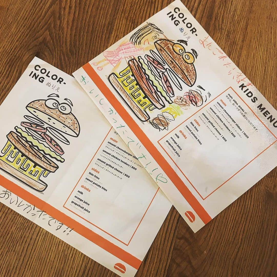 umamiburgerjpnさんのインスタグラム写真 - (umamiburgerjpnInstagram)「. こんにちは🍔 ウマミバーガー青山店です！ 皆様お盆休みいかがお過ごしでしょうか🎐 . 先日、可愛いお子様から嬉しい メッセージを頂きました🐥💕💬 . 「おいしかったです!!❤︎」の一言だけでも スタッフ一同とても嬉しいです！！ もっともっと頑張ろうと改めて思います😆 . たくさんのお客様に喜んでもらえるよう これからも気を引き締め頑張ります💪🏾🔥 みなさまのご来店お待ちしております！ #umamiburgerjpn #umamiburger japan#umami#ウマミバーガー#ウマミバーガー ジャパン#ウマミバーガー青山店#ハンバーガー#ランチ#表参道#青山#渋谷#骨董通り#青山通り#ディナー#aoyama#shibuya#omotesando#原宿ランチ#表参道ランチ#シェイク#shake#カフェ#表参道カフェ」8月16日 13時59分 - umamiburgerjpn