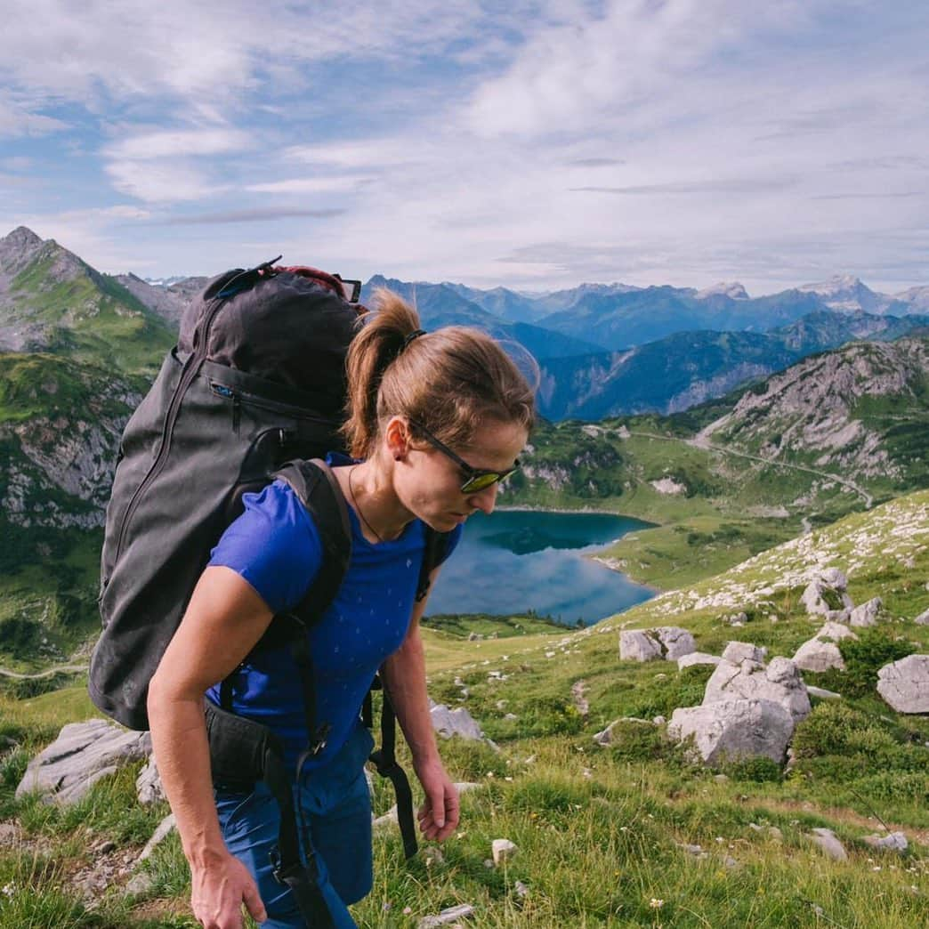 バーバラ・ザンガールさんのインスタグラム写真 - (バーバラ・ザンガールInstagram)「#home #mountains —>thanks to @gloryfy for my new #unbreakable glasses!! #liveclimbrepeat」8月16日 14時07分 - babsizangerl