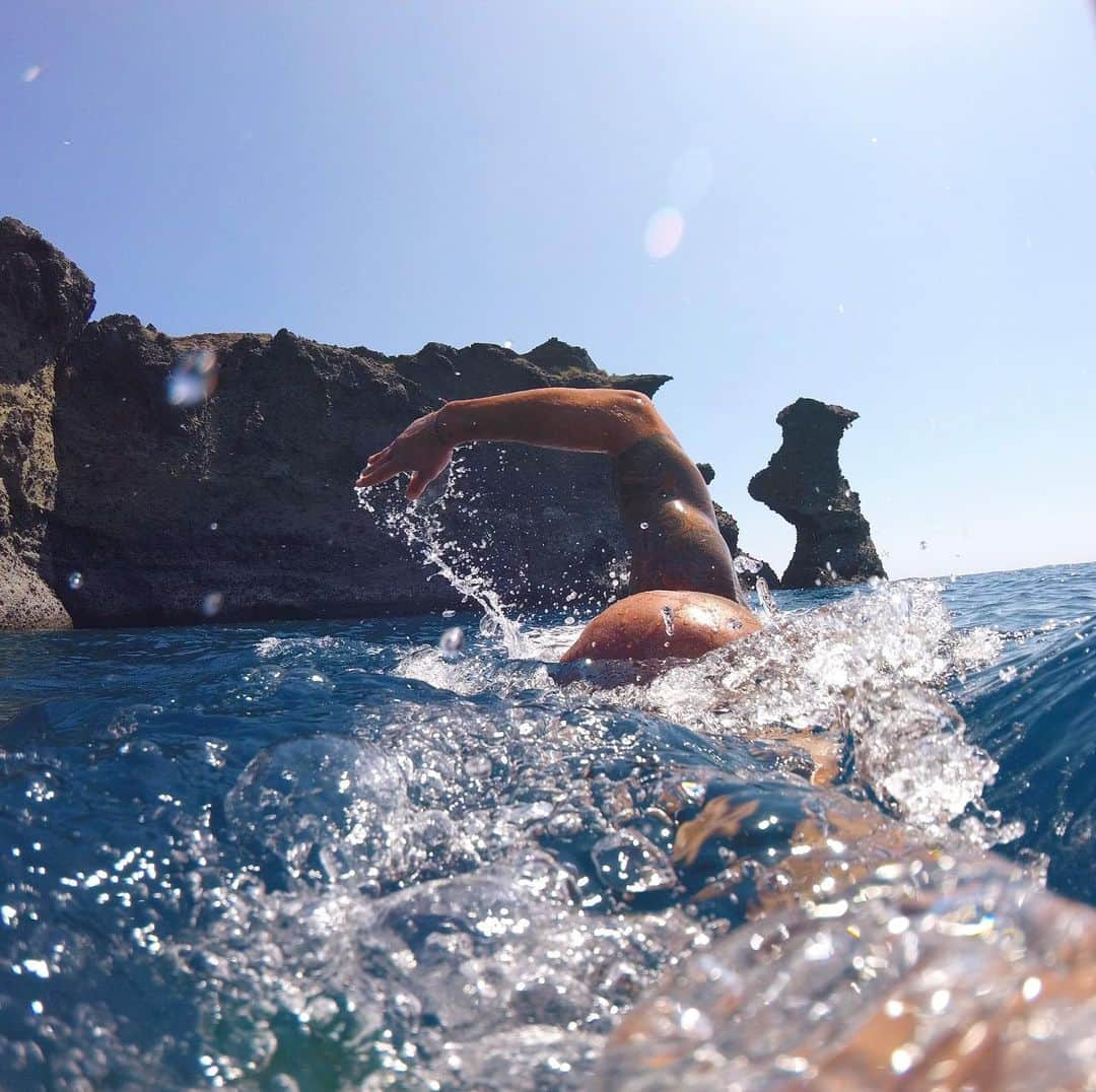 マイケル・クリムさんのインスタグラム写真 - (マイケル・クリムInstagram)「Take me back to the deep blue waters... this time a couple years back!!! #deepblue #selfie #greece #swimming」8月16日 14時09分 - michaelklim1