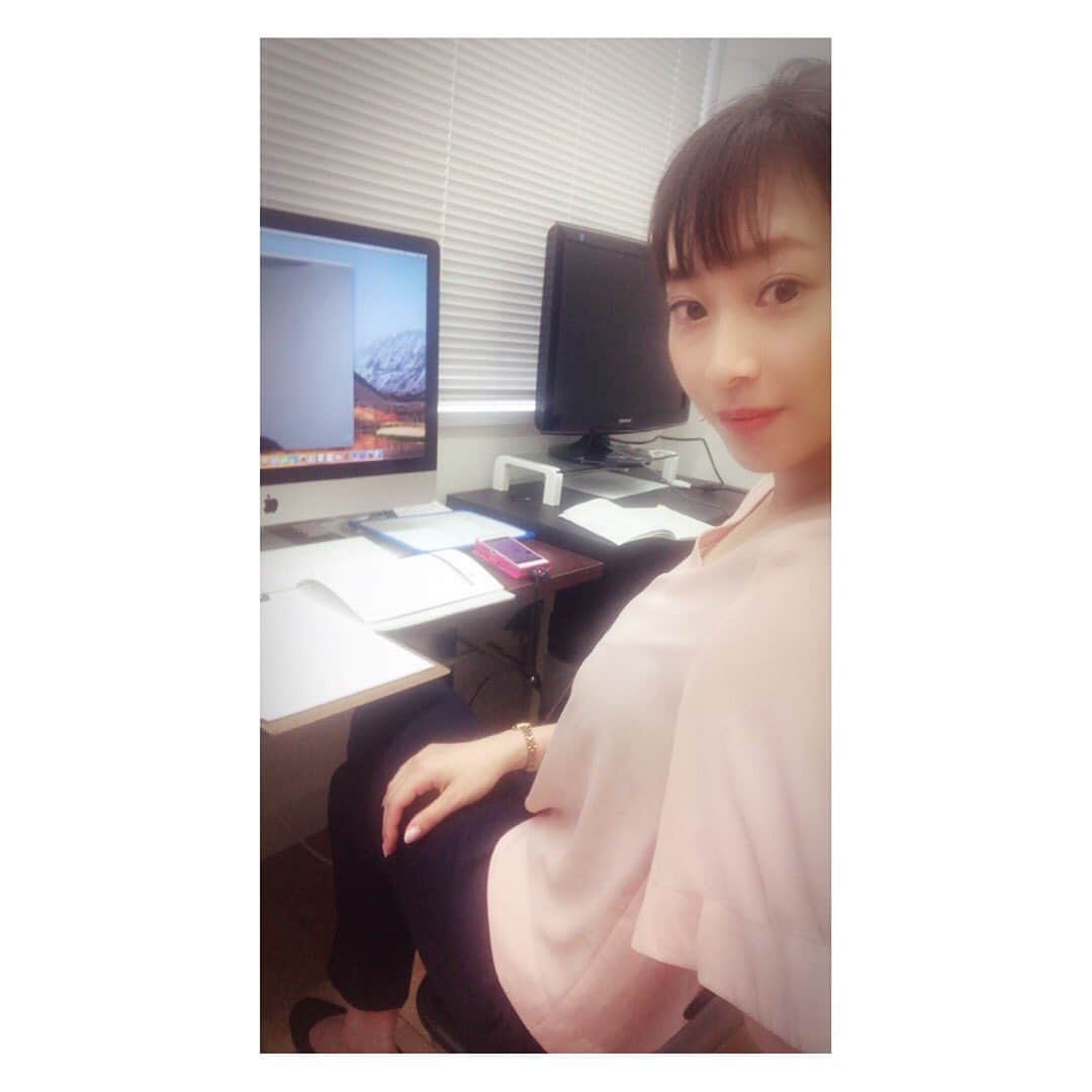 中村果生莉さんのインスタグラム写真 - (中村果生莉Instagram)「😎👍✨ . . ご希望の方は、Skypeでのトレーニングもやってます(*´∀｀) . . 仕事などの関係で時間がなかなか作れないとか  遠くて通うのがなかなか難しいという方にオススメです🤗✨ . . もちろん、直接お会いして行うトレーニングの方が表情などからも気づけることがあったりもするのでオススメですが(特に初回)✨ . . Skypeでのトレーニング＆資格取得クラスも始めてます😋🥇✨ . . 無理のない範囲で進めることが継続の近道🤤 . . #メンタルトレーニング #メンタルトレーナー #リコレクト #skype」8月16日 15時36分 - kaori.nakamura_0226