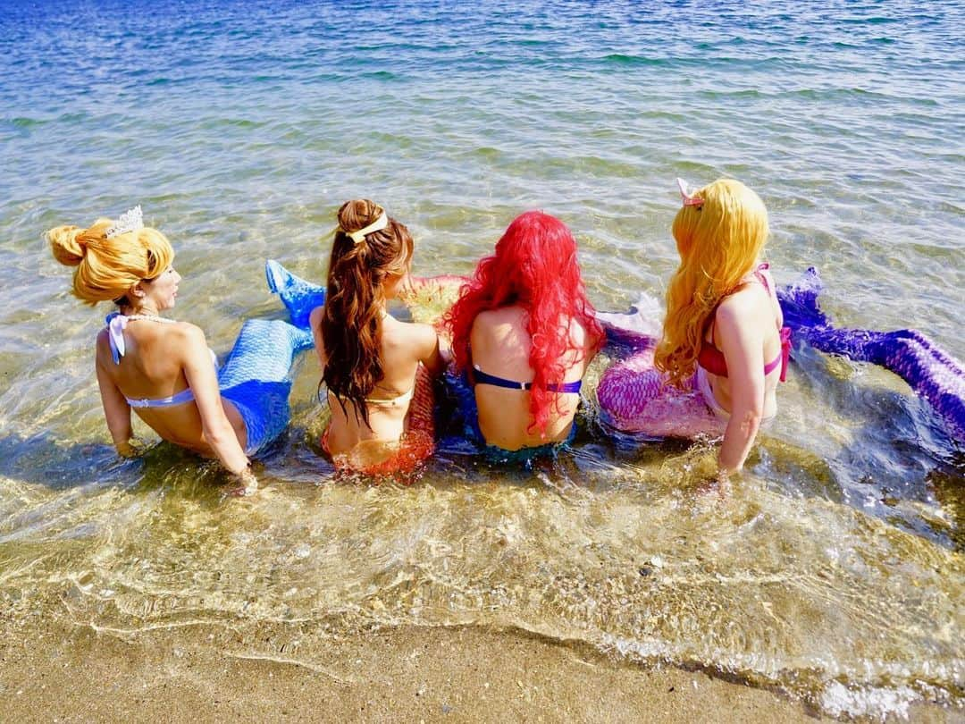 鳳ゆまさんのインスタグラム写真 - (鳳ゆまInstagram)「. #mermaid 🧜‍♀️👑 #disneyprincess . . #人魚 #ディズニープリンセス #ディズニー  #アリエル #シンデレラ #オーロラ姫 #ベル #コスプレ」8月16日 15時47分 - yumangerion06