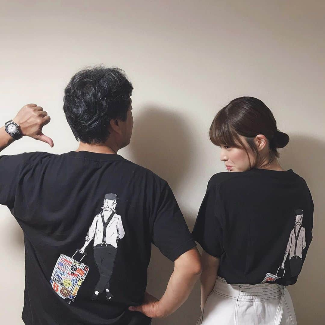 森田紗英さんのインスタグラム写真 - (森田紗英Instagram)「_ BUCCA44のTシャツ着ていたら、 お父さんに耳元で 「いいなぁー欲しいなー」って たくさん言われて、うるさいから プレゼントしてあげた。 お揃いになってしまったんだけど....！ いやだー！！！！！！！！！😑 _ 本日の夜に帰る予定だったんだけれど 台風の影響により、 明日帰ることになりました..... 仕方ない、もう1日おとんと 遊んであげることにします、笑 _ _ _ #bucca44 #bucca #Tシャツ #お揃い #お父さんノリノリ #恥ずかしい #ペア #一緒のタイミングでは着ないよ」8月16日 15時48分 - moricoff