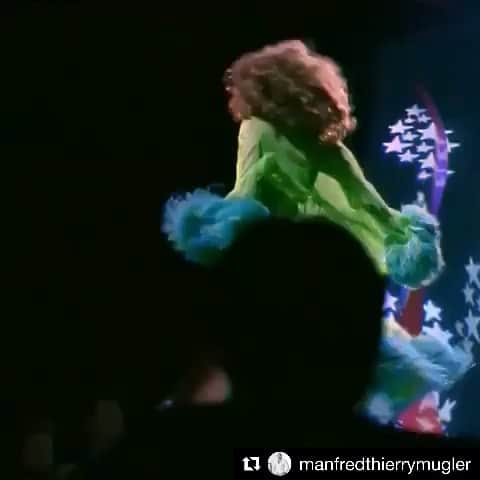 メリッサ・アンダーソンのインスタグラム：「So much inspiration from this music video and the famous @rossydpalma .  One of my favorite all time videos!」