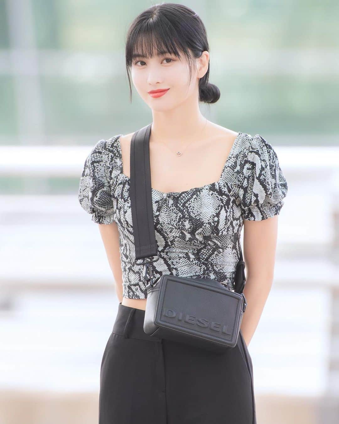 モモさんのインスタグラム写真 - (モモInstagram)「♡ [Fantaken] 190816 - Incheon Airport heading to Malaysia -  #MOMO #트와이스 #모모 #平井もも #もも #TWICE © moingxtwice」8月16日 15時50分 - momojype