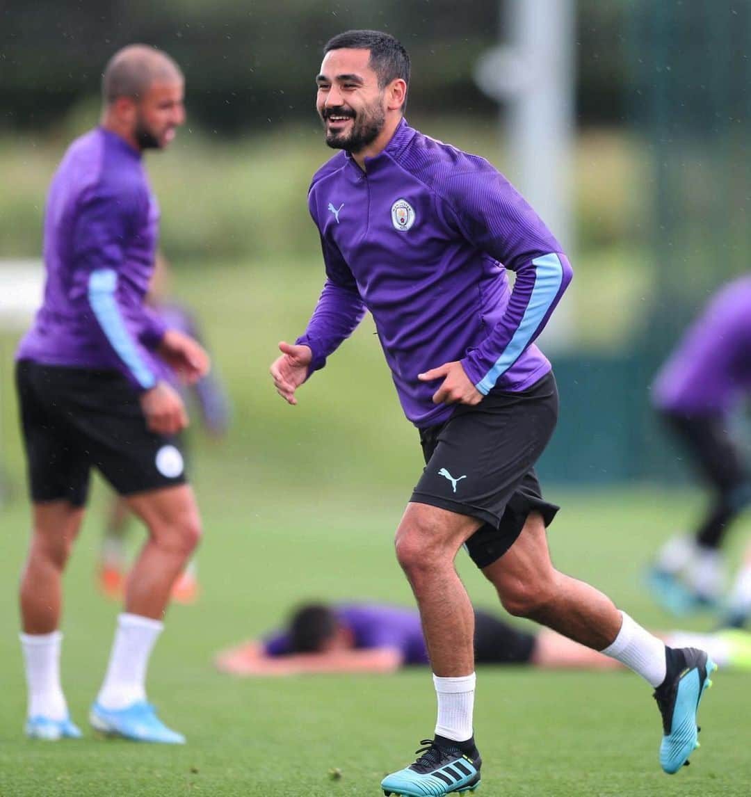 イルカイ・ギュンドアンさんのインスタグラム写真 - (イルカイ・ギュンドアンInstagram)「Looking forward to our first match at home this season ⚽🙌🏼 #CmonCity @mancity」8月17日 1時27分 - ilkayguendogan