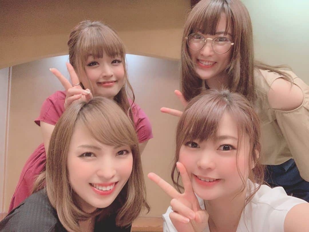 鈴木理沙さんのインスタグラム写真 - (鈴木理沙Instagram)「久しぶりの4人の時間はあっという間でした❤️❤️❤️❤️ 次回が待ち遠しい〜よ〜💕 #けあきちゃん #優勝おめでとう会 #きみりなけあきりさ #久しぶりに4人揃った #美味しかった〜 #楽しかった〜 #幸せ時間 #次回が待ち遠しいよ〜 #早く来ないかな #ノドグロさいこー #天使の海老ちゃん #トロたくとガリがやめられない #雲丹ぃ〜😍 #また行きたーい」8月17日 1時27分 - risasuzuki0929