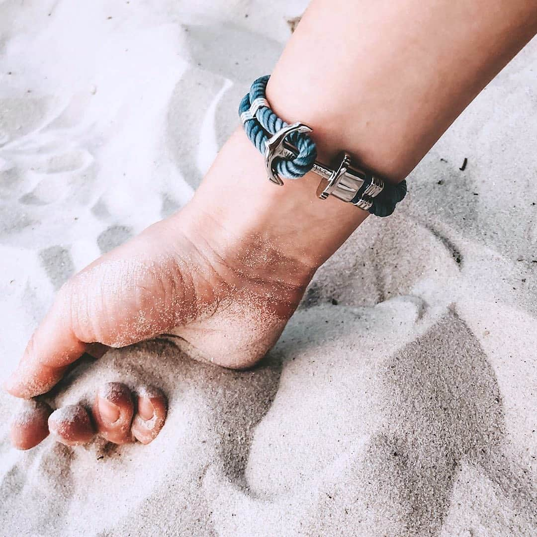 PAUL HEWITTさんのインスタグラム写真 - (PAUL HEWITTInstagram)「It was love at first sight the day I met the beach. 💞🌊⚓️ (photo @julia_bre96) #getAnchored #paulhewitt #phrep __ #summer #sand #beach #anchorbracelet #womensbracelet #sandy #womeninspo #womensbest #inspirationforher」8月17日 1時29分 - paul_hewitt