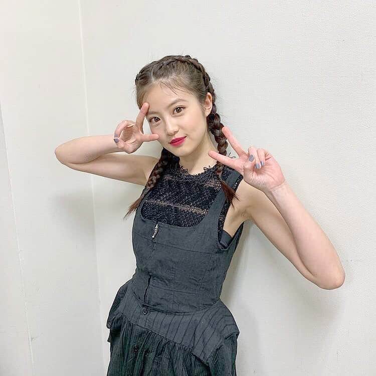 のインスタグラム：「#今田美桜#今田美桜好きな人と繋がりたい#SUITS#月9#モデル#赤#花のち晴れ#花晴れ#あいり#ドラマ好きな人と繋がりたい #ドラマ#映画#映画好きな人と繋がりたい #いいね返し#Instagram#Instagood #3年a組今から皆さんは人質です#fuamoko」