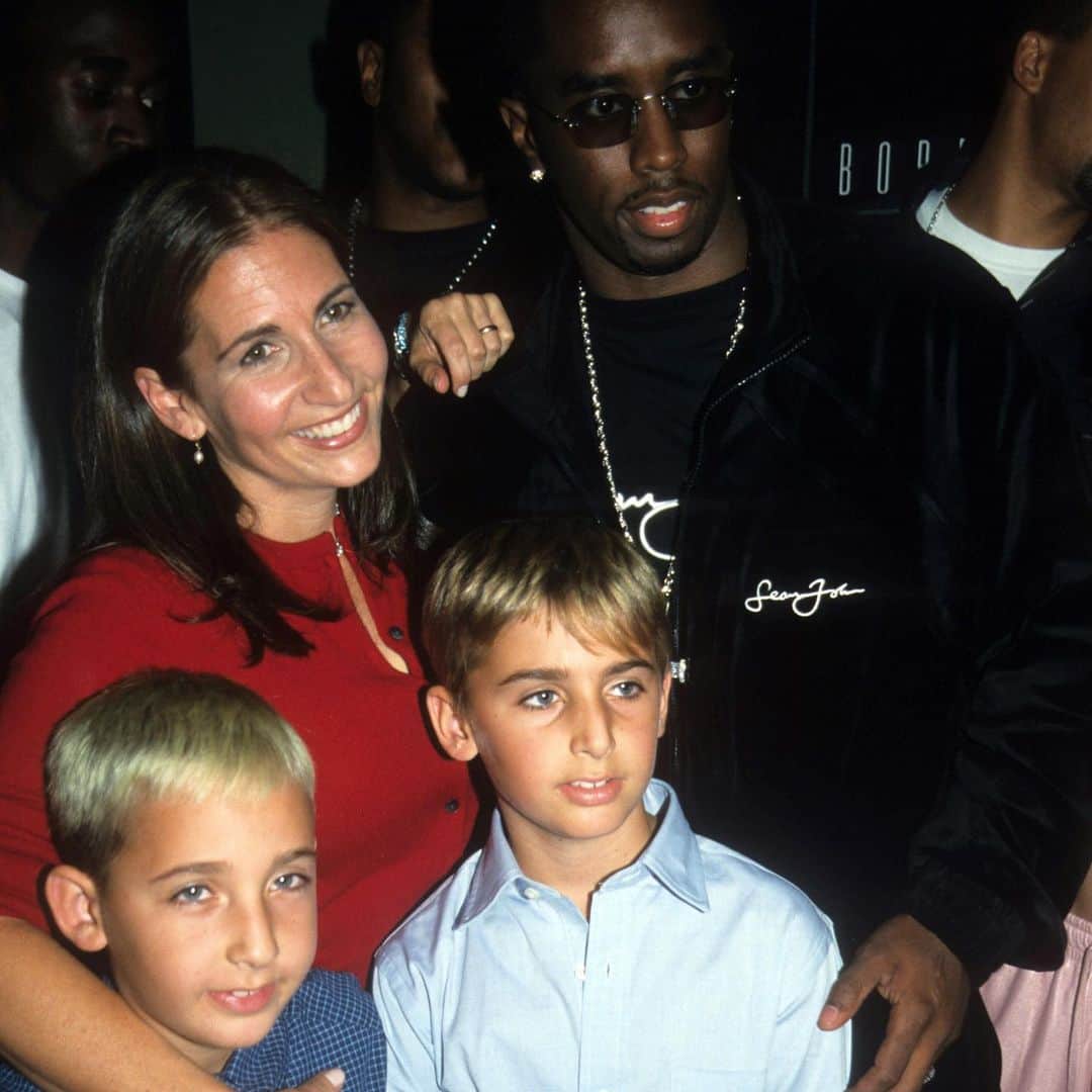 ボビー・ブラウンのインスタグラム：「One more #tbt cause I love this photo so much. Me and @dplofker @codyplof before @5dukes was born? Thanks to @juliesolit an epic Pr even promoting #teenbeauty and her scoring @diddy or was he known as #puffdiddy back then? Yes I was the brunette mother of blondes」