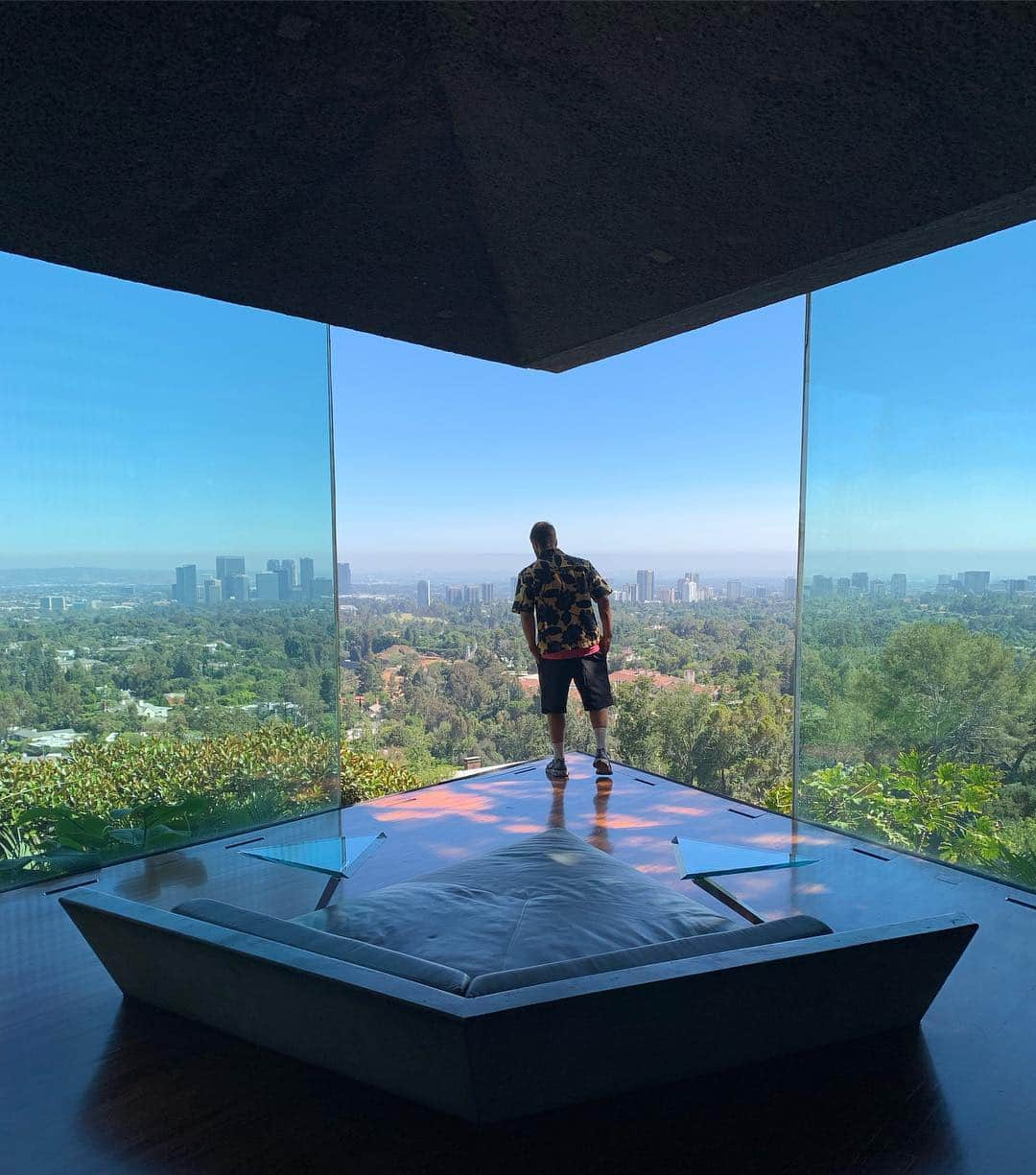 ジャックムスさんのインスタグラム写真 - (ジャックムスInstagram)「LOS ANGELES DREAM HOUSE,  JOHN LAUTNER」8月17日 1時57分 - jacquemus