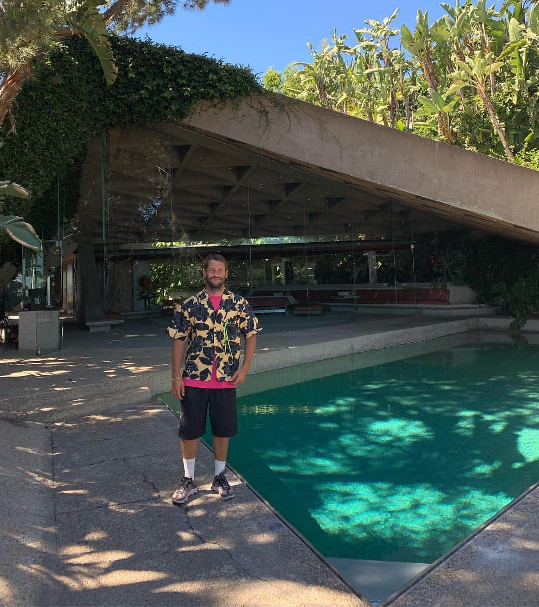 ジャックムスさんのインスタグラム写真 - (ジャックムスInstagram)「LOS ANGELES DREAM HOUSE,  JOHN LAUTNER」8月17日 1時54分 - jacquemus