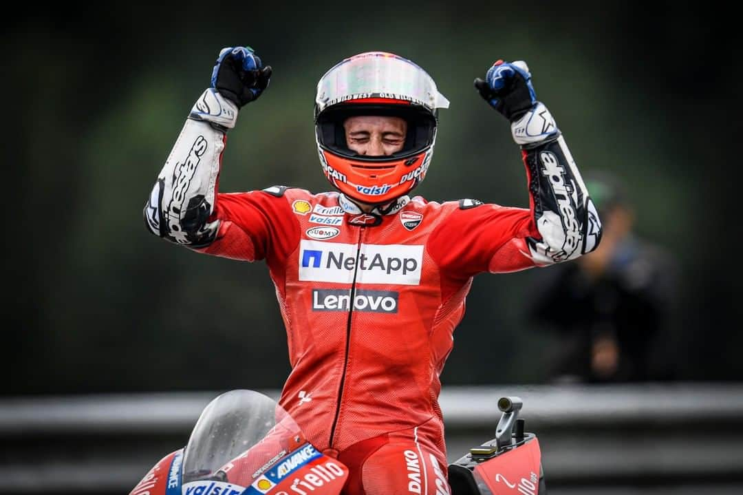 MotoGPさんのインスタグラム写真 - (MotoGPInstagram)「THAT winning feeling 🤩 // #AustrianGP 🇦🇹 #AD04 #MotoGP #Motorcycle #Racing #Motorsport」8月17日 2時01分 - motogp