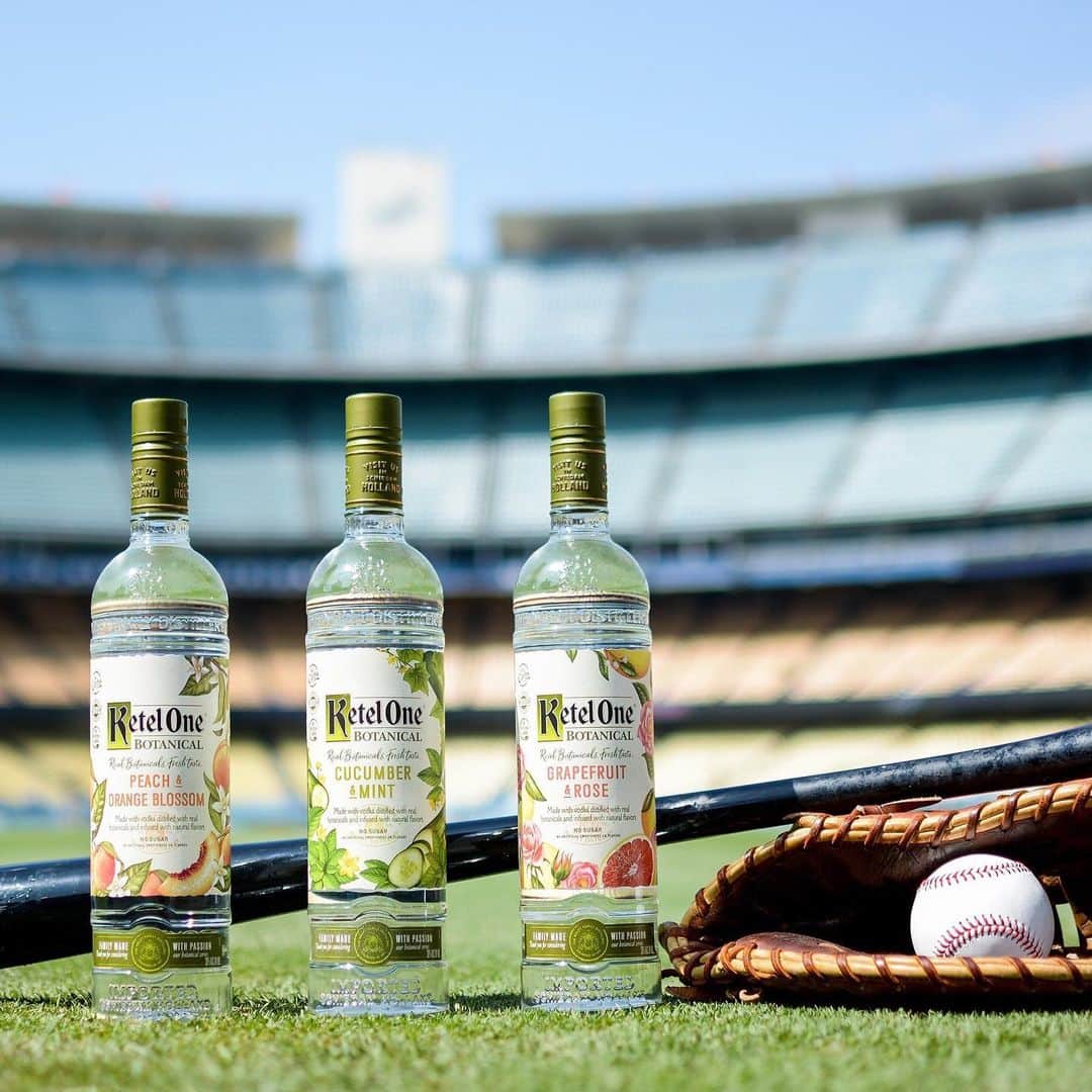 Los Angeles Dodgersさんのインスタグラム写真 - (Los Angeles DodgersInstagram)「A drink worthy of a home run. Cool down and enjoy the game with a #BotanicalSpritz.」8月17日 2時09分 - dodgers