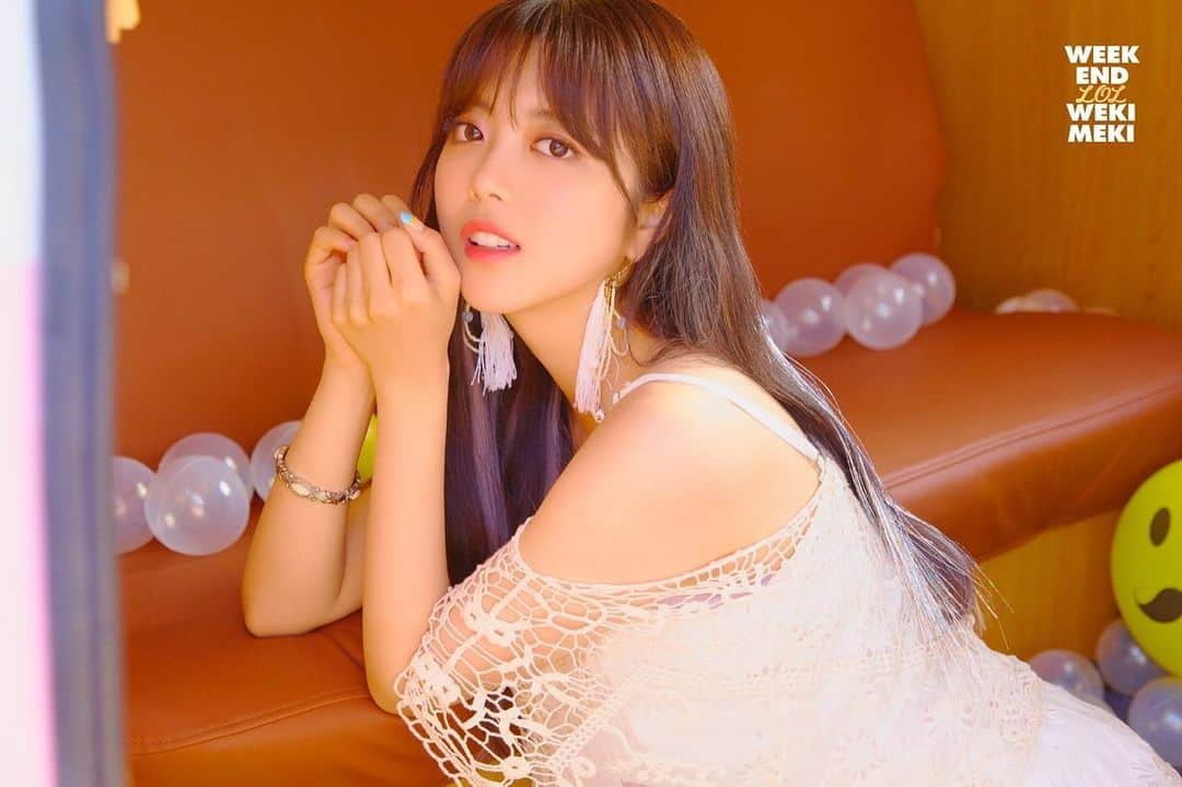 チ・スヨンさんのインスタグラム写真 - (チ・スヨンInstagram)「🌸 ▬ © WEKI MEKI ; 20190806 ▬ Weki Meki 2nd Single Album Repackage - WEEK END LOL ▬ #jisuyeon #suyeon #doyeon #yoojung #elly #sei #say #lua #rina #lucy #지수연 #수연 #김도연 #도연 #최유정 #엘리 #정해림 #세이 #이서정 #루아 #리나 #루시 #produce101 #wekimeki #weme #위키미키 #kpopf4f #kpopl4l」8月17日 2時49分 - wemejisuyeon