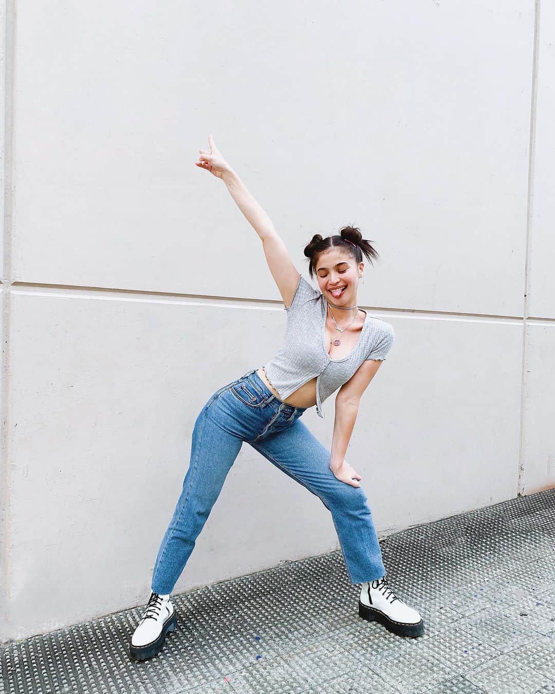 アン・カーティスのインスタグラム：「Hi daw sabi ni Chun-Li 💙」