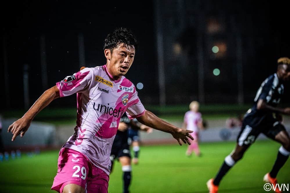 畑潤基のインスタグラム：「8月14日で25歳になりました！ チームは天皇杯3回戦突破していい誕生日になりました！ まだまだここから成長して頑張ります！ 明日の柏戦、残りの試合一緒に戦ってください。 これからも応援よろしくお願いします！  #8月14日 #vファーレン長崎」