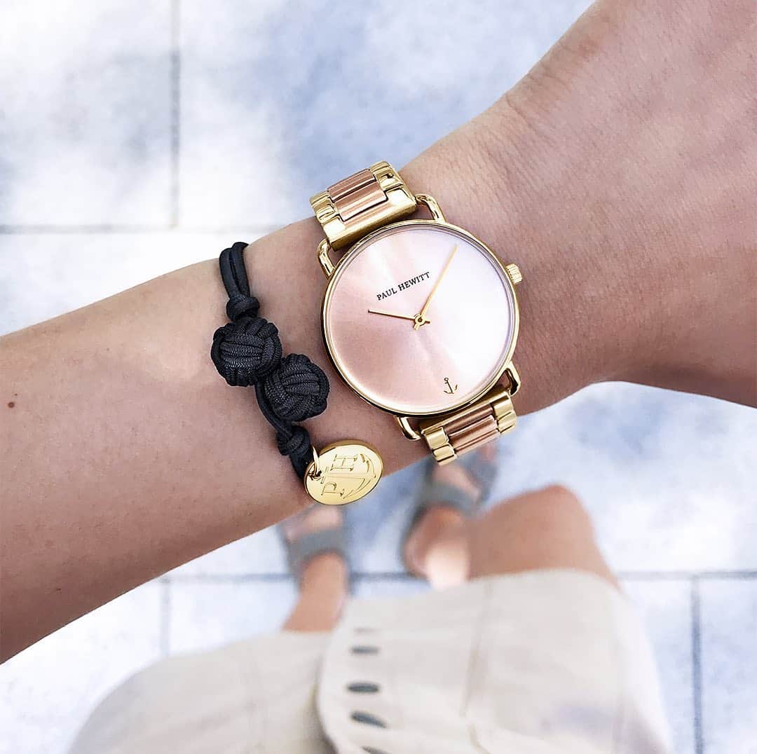 PAUL HEWITTさんのインスタグラム写真 - (PAUL HEWITTInstagram)「The final touch for your outfit - our Miss Ocean and the Knots bracelet. 🙌💞⚓️ #getAnchored #paulhewitt #missocean #knots  __ #maritimedesign #design #bicolor #womenswatch #rosegold #gold #fwis #fwiswomen #summer #bracelet #womensbracelet #accessory」8月16日 18時01分 - paul_hewitt