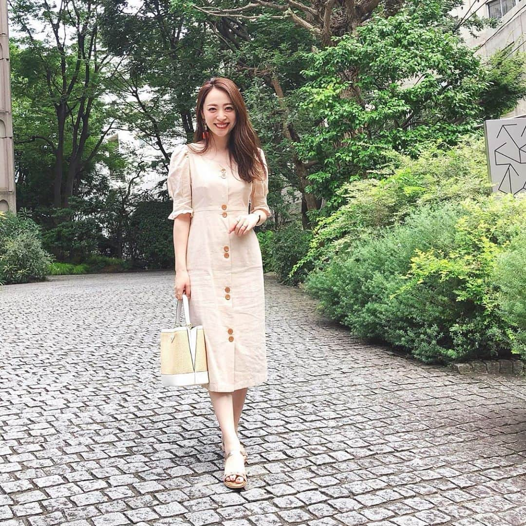 磯部奈央さんのインスタグラム写真 - (磯部奈央Instagram)「Coordinate☺︎❤︎ . 前の記事やアイコンでも着ているワンピについての問い合わせも何件かいただいていたので、載せます🤗 . . #dress…#lillybrown  #bag ...#prada #shoes …#baniellajam . . . #coordinate #style #ootd #instagood #instafashion #コーデ #ファッション #コーディネート #fashion #outfit #ワンピース #ワンピ」8月16日 18時28分 - nao_isobe729