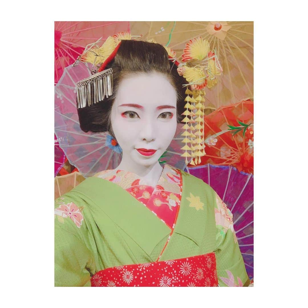 若村柚那さんのインスタグラム写真 - (若村柚那Instagram)「初！舞妓さん体験👘⛩ #first #time #maiko #experience #cosplay #kyoto #japan #kimono #green #sunny #day #summer#trip #travel #舞妓 #京都 #日本 #舞妓体験 #着物 #actress #model #awesome #yolo」8月16日 18時40分 - yuzuna_517