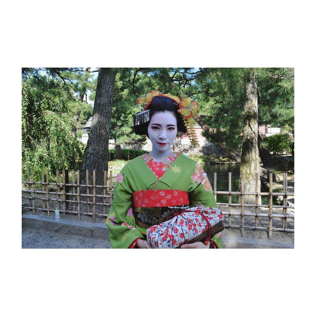 若村柚那さんのインスタグラム写真 - (若村柚那Instagram)「初！舞妓さん体験👘⛩ #first #time #maiko #experience #cosplay #kyoto #japan #kimono #green #sunny #day #summer#trip #travel #舞妓 #京都 #日本 #舞妓体験 #着物 #actress #model #awesome #yolo」8月16日 18時40分 - yuzuna_517