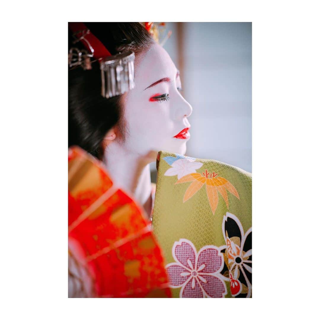 若村柚那さんのインスタグラム写真 - (若村柚那Instagram)「初！舞妓さん体験👘⛩ #first #time #maiko #experience #cosplay #kyoto #japan #kimono #green #sunny #day #summer#trip #travel #舞妓 #京都 #日本 #舞妓体験 #着物 #actress #model #awesome #yolo」8月16日 18時40分 - yuzuna_517
