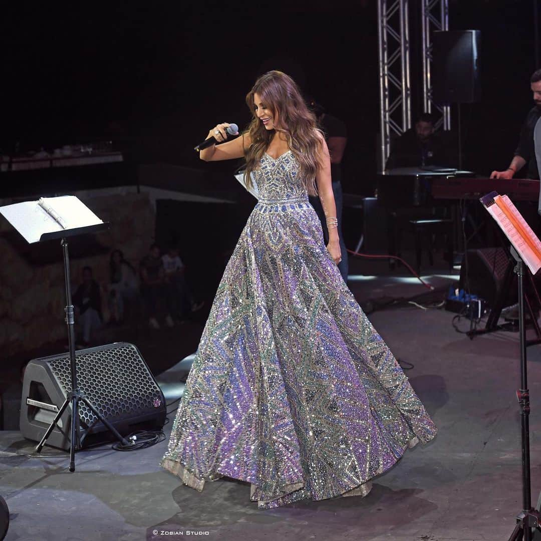 ヤーラさんのインスタグラム写真 - (ヤーラInstagram)「Thanks @ehmejfestival for unforgettable Night✨🌟✨ #ehmej #concert #ehmejfestival2019 #festival #beirut #Yaralb_lovers #Yara  شكراً #اهمج وشكر كبير إلى كل الحضور الرّائع💙😍❤️ وعلى هالسهرة الرّائعة👍🏻 #يارا #يارا_لوفرز #مهرجان_اهمج」8月16日 18時34分 - yara