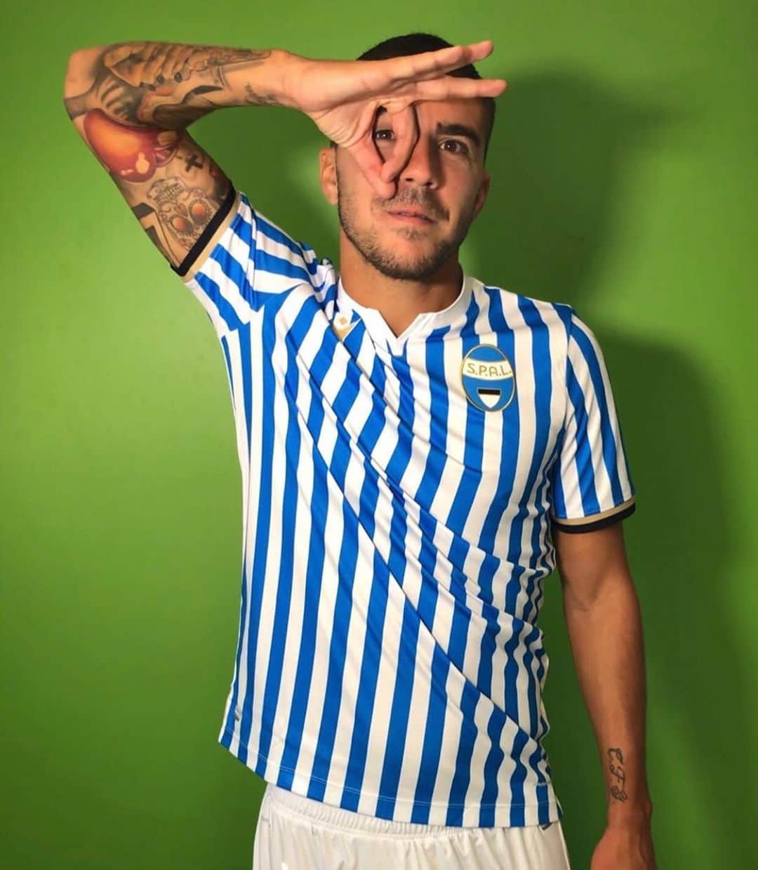 アルベルト・パロスキのインスタグラム：「BACKSTAGE 📸 ✅ #gift  #forzaspal⚪️🔵」