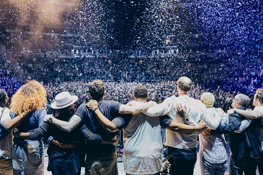 ジョン・メイヤーさんのインスタグラム写真 - (ジョン・メイヤーInstagram)「Chicago, night two: the same, but 70.833% different. An unforgettable couple of shows. What a tour it’s been so far. See you in a couple of weeks. (@daniel)」8月16日 18時49分 - johnmayer