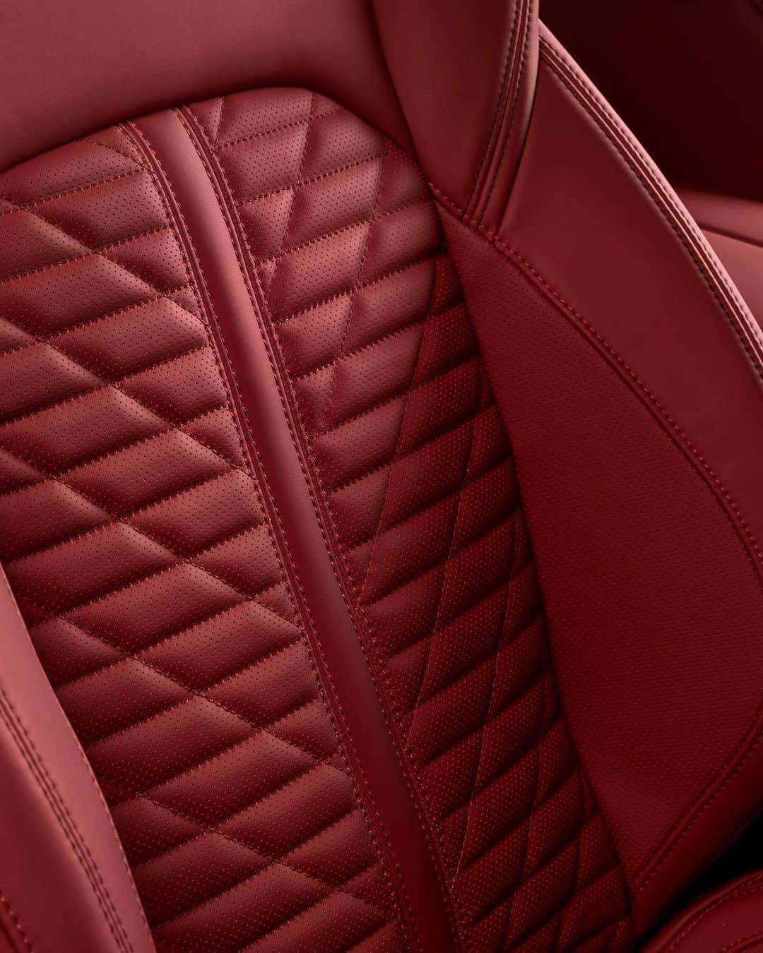 マセラティさんのインスタグラム写真 - (マセラティInstagram)「Utmost comfort for a spine-tingling drive. #MaseratiQuattroporteGTS」8月16日 18時48分 - maserati