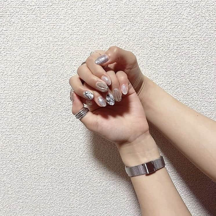 fasme.mediaさんのインスタグラム写真 - (fasme.mediaInstagram)「《summer nail♡》 . 今年の夏は、派手な色味よりも、ちょっとくすんだペールトーンが旬♡ 女の子らしさと透明感を爪先にもプラスして...♡ 涼しげなカラーとデザインは、まさに夏にぴったり♡ あなたの夏ネイルもぜひ紹介してね♪ . ✳︎お気に入りの写真をfasmeをタグ付けして投稿してね♡fasmeのinstagramやwebサイトであなたの画像が紹介されるかも...♡✳︎ . . thank you♡photo...@linan_0922 @mei_nstagram @mama_nail_shop @mau08us . #fashionitem#かわいい#置き画くら部#置き画#ファッションアイテム#インスタ映え#お洒落好きさんと繋がりたい#トレンドアイテム#ootd#ファッション#패션#코디#fasme#fashion#nail#summmernail#夏ネイル#ネイルデザイン#クリアネイル#ラメネイル#ネイル#ネイルカタログ#2019夏ネイル#ネイルチップ#ネイルサロン#ペールトーン」8月16日 18時54分 - fasme.media