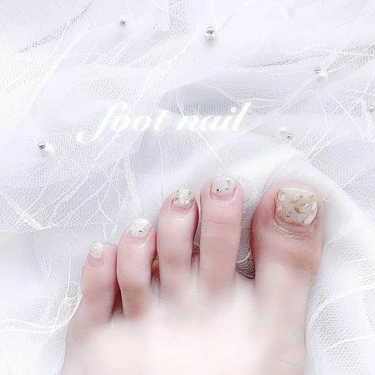 fasme.mediaさんのインスタグラム写真 - (fasme.mediaInstagram)「《summer nail♡》 . 今年の夏は、派手な色味よりも、ちょっとくすんだペールトーンが旬♡ 女の子らしさと透明感を爪先にもプラスして...♡ 涼しげなカラーとデザインは、まさに夏にぴったり♡ あなたの夏ネイルもぜひ紹介してね♪ . ✳︎お気に入りの写真をfasmeをタグ付けして投稿してね♡fasmeのinstagramやwebサイトであなたの画像が紹介されるかも...♡✳︎ . . thank you♡photo...@linan_0922 @mei_nstagram @mama_nail_shop @mau08us . #fashionitem#かわいい#置き画くら部#置き画#ファッションアイテム#インスタ映え#お洒落好きさんと繋がりたい#トレンドアイテム#ootd#ファッション#패션#코디#fasme#fashion#nail#summmernail#夏ネイル#ネイルデザイン#クリアネイル#ラメネイル#ネイル#ネイルカタログ#2019夏ネイル#ネイルチップ#ネイルサロン#ペールトーン」8月16日 18時54分 - fasme.media