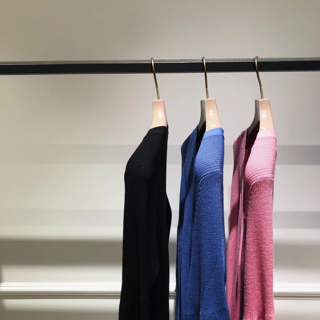 The SECRETCLOSETさんのインスタグラム写真 - (The SECRETCLOSETInstagram)「*** CYCLAS WORSTED WOL V-NECK P/O ¥42,120(TAX IN) ・ The SECRET CLOSET全店舗にて 展開中です。 ・ ・ #thesecretcloset  #thesecretclosettokyo  #cyclasofficial  #cyclas #prefall2019」8月16日 19時03分 - thesecretcloset_tokyo