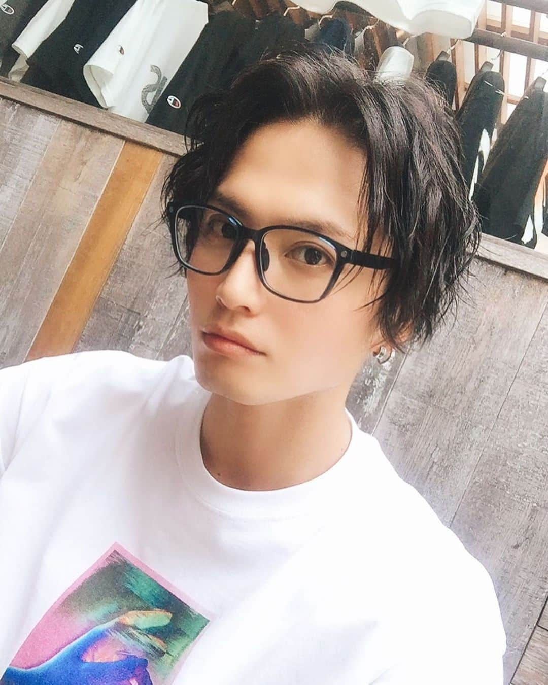 友常勇気さんのインスタグラム写真 - (友常勇気Instagram)「for tomorrow(๑•̀ㅂ•́)و✧ hair cut💇‍♂️💈 thank you Mr.Nishimura🥳 #友常勇気  #明日のために #髪切ってきました #さっぱり #ありがと #西村さん Tシャツは… #loschild &information٩(๑>∀<๑)۶ ★ミュージカル「悪ノ娘」上映イベント決定  ２０１９年４月に上演しましたミュージカル「悪ノ娘」のＤＶＤ完成直前記念としまして、上映会＆キャストによるトークイベントを開催いたします。  ８月２２日（木） 会場：秋葉原UDXシアター  １２：３０上映開始（１３５分）  １４：５０キャストによるトークイベント（４５分予定）  司会：太田薫子  登壇者：星波、谷佳樹、友常勇気、前田隆太朗、岩崎良祐  １６：３０上映開始（１３５分）  １８：５０キャストによるトークイベント（４５分予定）  司会：太田薫子  登壇者：田中れいな、yucat、谷佳樹、友常勇気、前田隆太朗、岩崎良祐 ■当日、登壇者へのご質問を会場にて募集しております。 ■会場物販は、ブロマイド（登壇者の物のみ）、パンフレット、ＤＶＤ予約（８月末完成）となります ※全て４月の上演で販売していたものと同様の物になります チケット金額：前売り4,800円（全席自由席）当日5,300円  チケット取り扱い：amipro／ＣＮプレイガイド  インターネット予約：http://www.cnplayguide.com/amitike/ 電話予約：0570-08-9999（10：00～18：00）  thank you☺️🎊 #悪ノ娘 #田中れいな #星波 #yucat #谷佳樹 #前田隆太朗 #岩崎良祐 #太田薫子」8月16日 19時17分 - yuki_tomotsune