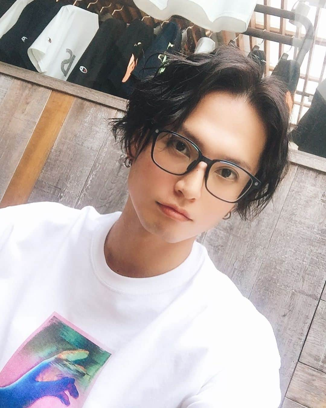 友常勇気さんのインスタグラム写真 - (友常勇気Instagram)「for tomorrow(๑•̀ㅂ•́)و✧ hair cut💇‍♂️💈 thank you Mr.Nishimura🥳 #友常勇気  #明日のために #髪切ってきました #さっぱり #ありがと #西村さん Tシャツは… #loschild &information٩(๑>∀<๑)۶ ★ミュージカル「悪ノ娘」上映イベント決定  ２０１９年４月に上演しましたミュージカル「悪ノ娘」のＤＶＤ完成直前記念としまして、上映会＆キャストによるトークイベントを開催いたします。  ８月２２日（木） 会場：秋葉原UDXシアター  １２：３０上映開始（１３５分）  １４：５０キャストによるトークイベント（４５分予定）  司会：太田薫子  登壇者：星波、谷佳樹、友常勇気、前田隆太朗、岩崎良祐  １６：３０上映開始（１３５分）  １８：５０キャストによるトークイベント（４５分予定）  司会：太田薫子  登壇者：田中れいな、yucat、谷佳樹、友常勇気、前田隆太朗、岩崎良祐 ■当日、登壇者へのご質問を会場にて募集しております。 ■会場物販は、ブロマイド（登壇者の物のみ）、パンフレット、ＤＶＤ予約（８月末完成）となります ※全て４月の上演で販売していたものと同様の物になります チケット金額：前売り4,800円（全席自由席）当日5,300円  チケット取り扱い：amipro／ＣＮプレイガイド  インターネット予約：http://www.cnplayguide.com/amitike/ 電話予約：0570-08-9999（10：00～18：00）  thank you☺️🎊 #悪ノ娘 #田中れいな #星波 #yucat #谷佳樹 #前田隆太朗 #岩崎良祐 #太田薫子」8月16日 19時17分 - yuki_tomotsune