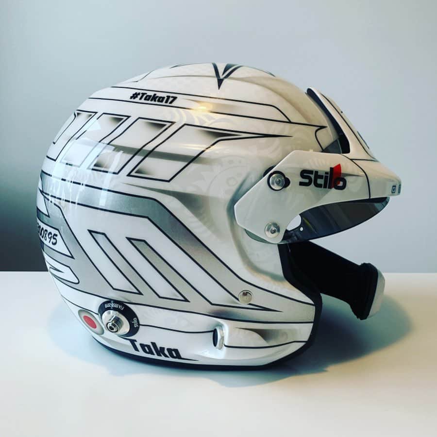 勝田貴元さんのインスタグラム写真 - (勝田貴元Instagram)「🤩New helmet for 2019 WRC Painted by @fujisandp  #Taka17 #TK17 #fujisandp  今回はWRC用のカーボンヘルメット！ FujisanD&P 藤井さんペイントありがとうございます。  ラリー用ヘルメットは、これまでずっとブラックベースでしたが、今回はF3時代のホワイトベースへ！ ヤリスWRCに合いそう😉  黒のラインと黒い所はカーボンヘルメットのカーボンを残したり、他にもよく見ると色々模様が入っていたりします。  藤井さんには僕が13歳の頃からヘルメットペイントのサポートをして頂き、はや13年…長いお付き合いに感謝です！ そしていつもヘルメットデザインへのこだわりが強過ぎてスミマセン😅  ちなみにSF、GTで活躍している坪井 翔 君 @sho.tsuboi も FujisanD&P のサポートドライバーなんですよ！  @tgr_wrc @officialwrc @stilo_official  #toyotagazooracing @luck_elsport #LUCK #maedashellservice #takamotokatsuta  #勝田貴元 #ヘルメットデザイン #ヘルメットペイント」8月16日 19時37分 - takamotokatsuta