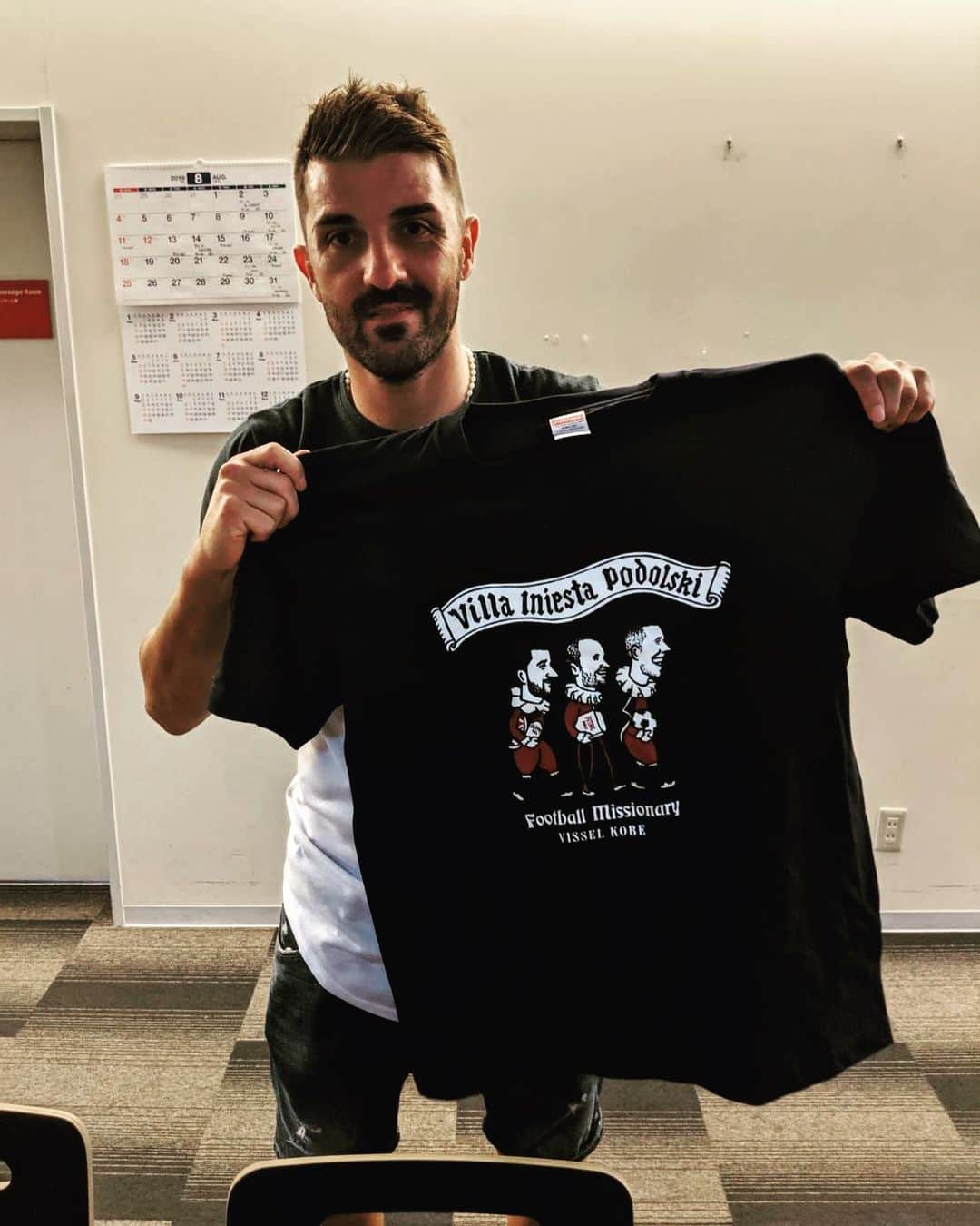 のインスタグラム：「¡Muchas gracias El Guaje！ @davidvilla #ヴィッセル神戸 #7  #soccerjunky #jerry #futbol #soccer #football #spain🇪🇸 #barca #elguaje」