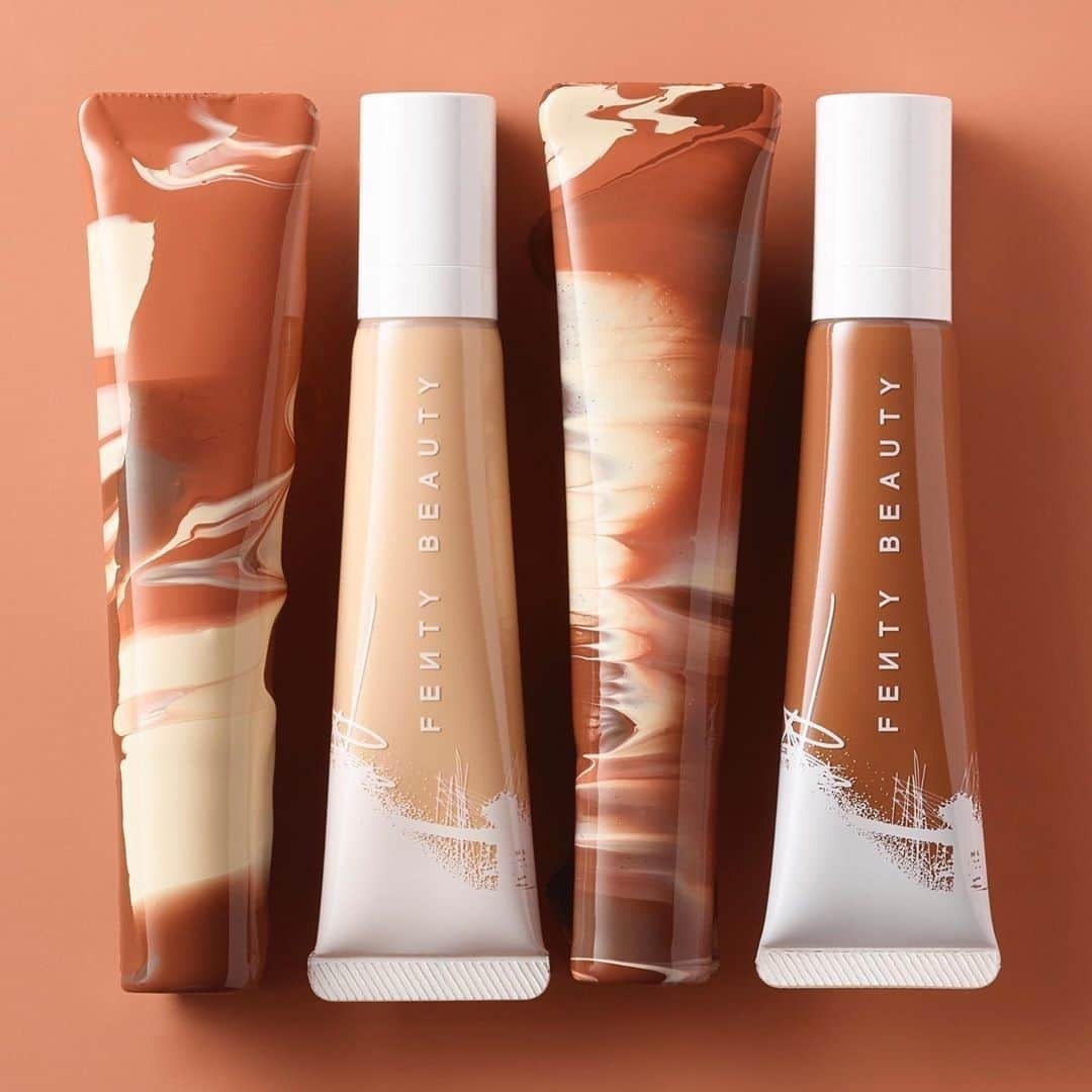 セフォラさんのインスタグラム写真 - (セフォラInstagram)「Peau mixte à sèche? 🙄 Optez pour sur les nouveaux Pro Filt'r Hydrating Foundation de @fentybeauty : hydratant, couvrance modulable et fini naturel 👌 . Alors, qui a déjà craqué ? 👀😍 . Disponible en 50 teintes uniquement chez Sephora. #SephoraLovesFentyBeauty #OnlyAtSephora #PROFILTRHYDRATINGFOUNDATION」8月16日 20時01分 - sephorafrance