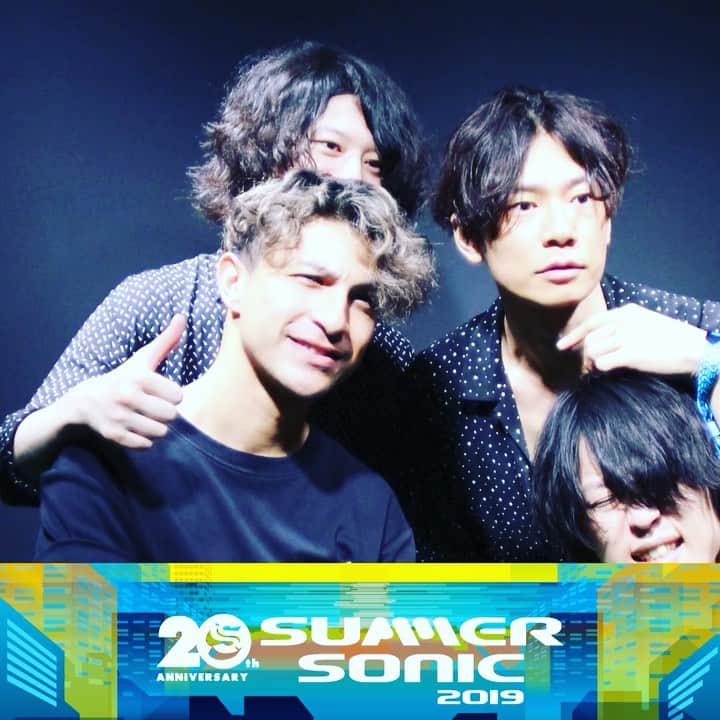 磯部寛之のインスタグラム：「Thank you SUMMER SONIC Tokyo for such an amazing time! It was the first gig for me to not sit on a stool ever since the injury, and man, it felt so good. Osaka here we come! Hiro サマーソニック東京、めちゃくちゃ楽しかったです。ありがとうございました！俺としては怪我して以来初となる、座らず立ったままの演奏でした。まじで気持ち良かった。。。次は大阪、楽しみにしてます。 ひろ #alexandros #summersonic #summersonic2019 #サマソニ #サマソニ2019 #この #写真 #すごくない #かい #おもしろい」