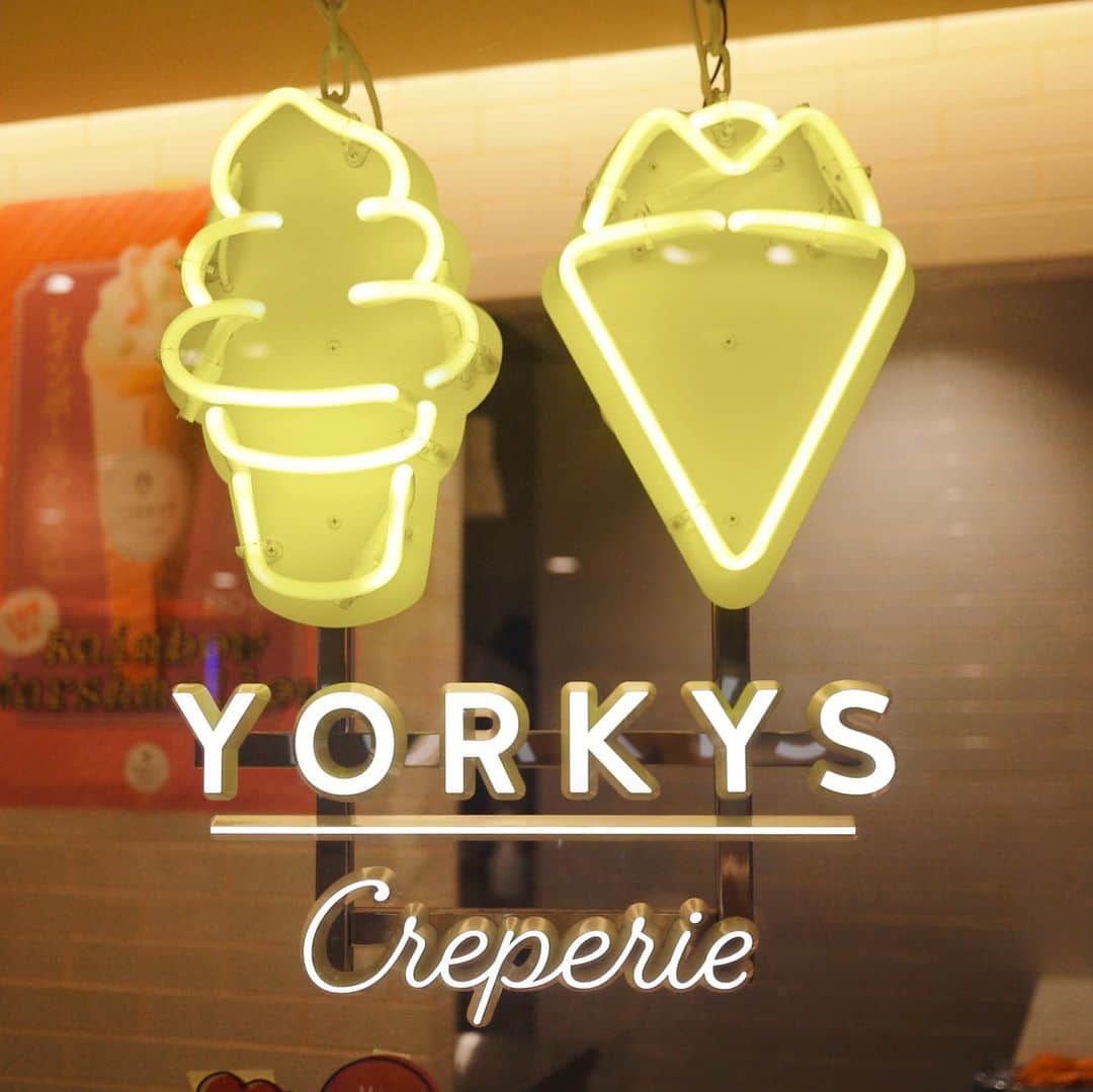 Risako Yamamotoさんのインスタグラム写真 - (Risako YamamotoInstagram)「東京おやつ♡ ・ 渋谷に美味しいクレープ食べに😋♥️ @yorkys_creperie のクレープは生クリームが本当においしい！💭 生地もモチモチで好き♥️ ・ ・ #東京カフェ #yorkyscreperie #ヨーキーズクレープリー #渋谷カフェ #クレープ」8月16日 20時18分 - risako_yamamoto