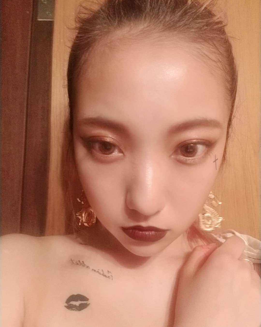 小林レイミさんのインスタグラム写真 - (小林レイミInstagram)「🐲🐲🐲💜 #tattoostyle #tattooart #makeupart #smokyeyes #makeuplooks #dragon #summervacation #bangkok #fashionnightout」8月16日 20時35分 - _reimi._____