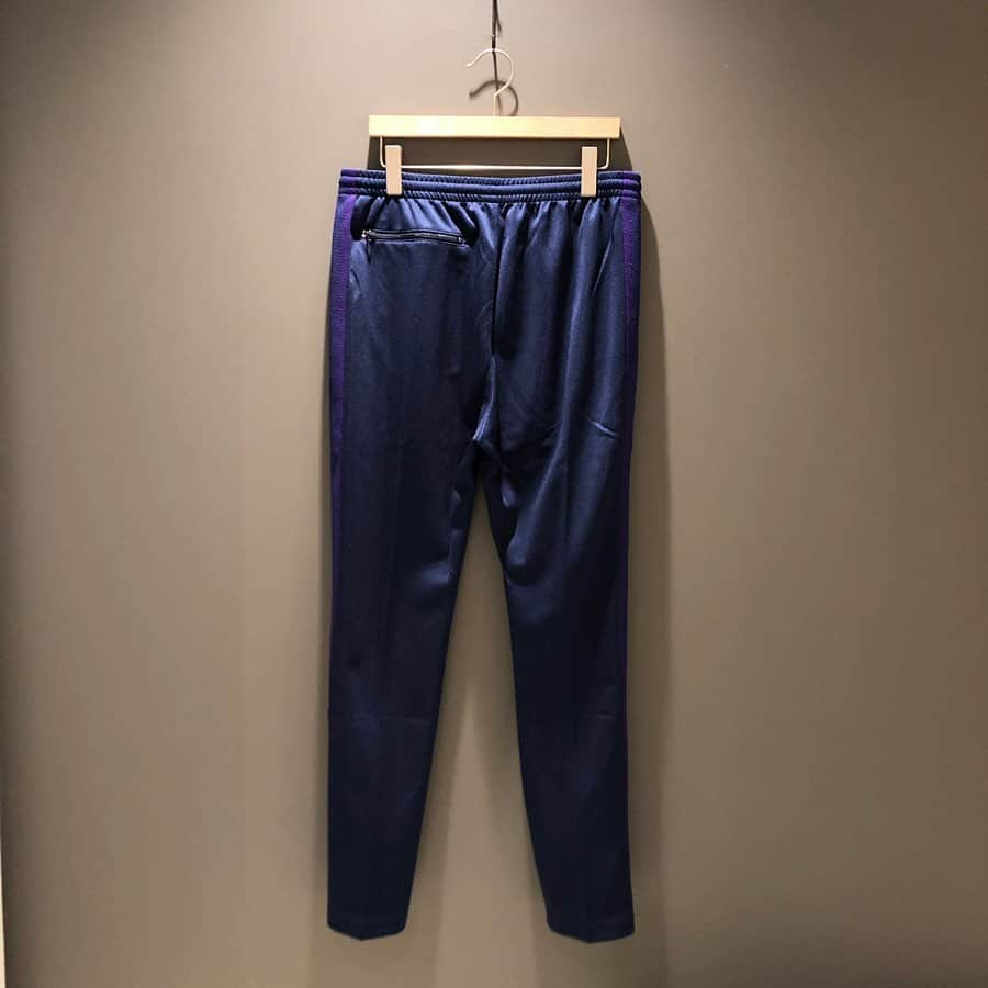 BEAMS JAPANさんのインスタグラム写真 - (BEAMS JAPANInstagram)「＜Needles＞ Mens Narrow Track Pants BEAMS JAPAN 2F @beams_japan #needles #beams #beamsjapan #beamsjapan2nd Instagram for New Arrivals Blog for Recommended Items #japan #tokyo #shinjuku #fashion #mensfashion #womensfashion #日本 #東京 #新宿 #ファッション#メンズファッション #ウィメンズファッション #ビームス #ビームスジャパン」8月16日 20時37分 - beams_japan