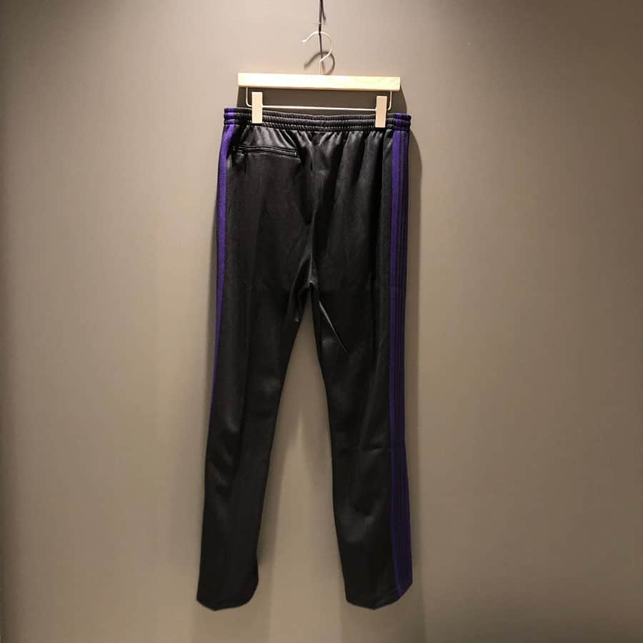 BEAMS JAPANさんのインスタグラム写真 - (BEAMS JAPANInstagram)「＜Needles＞ Mens Narrow Track Pants BEAMS JAPAN 2F @beams_japan #needles #beams #beamsjapan #beamsjapan2nd Instagram for New Arrivals Blog for Recommended Items #japan #tokyo #shinjuku #fashion #mensfashion #womensfashion #日本 #東京 #新宿 #ファッション#メンズファッション #ウィメンズファッション #ビームス #ビームスジャパン」8月16日 20時37分 - beams_japan