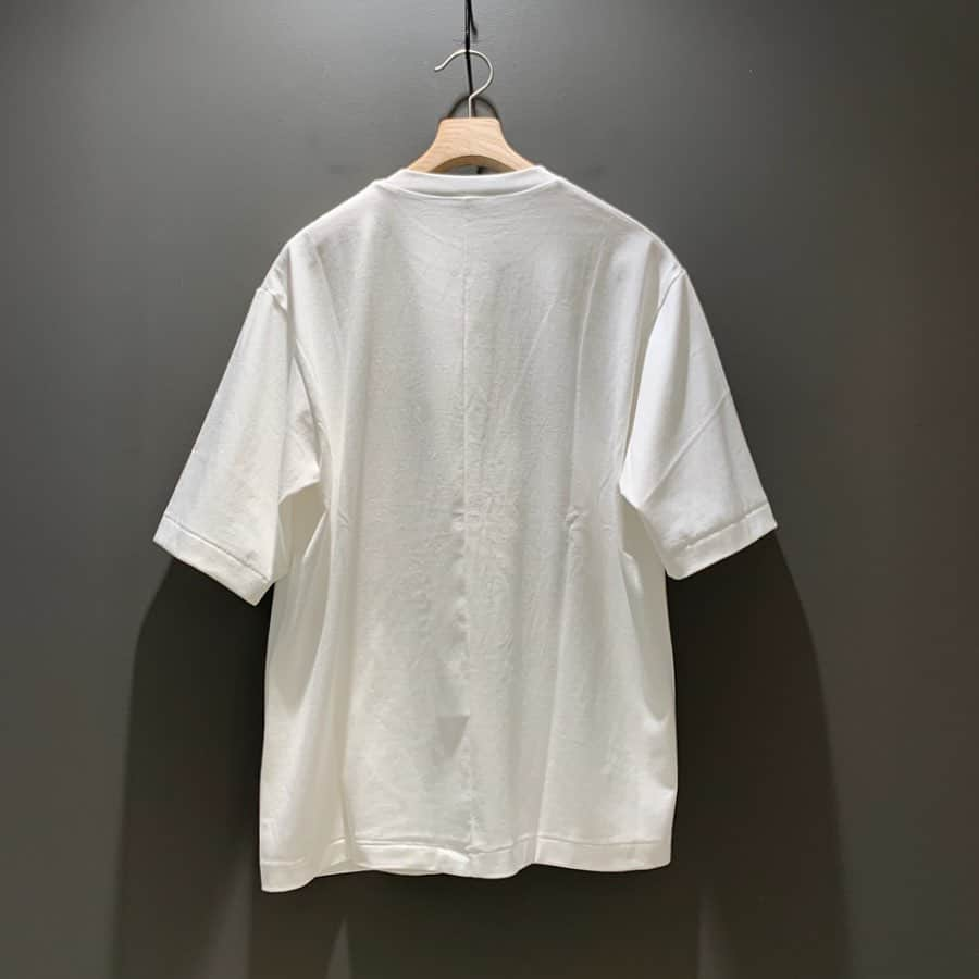 BEAMS JAPANさんのインスタグラム写真 - (BEAMS JAPANInstagram)「＜Scye＞ Mens Asymmetric Tee BEAMS JAPAN 2F @beams_japan #scye #beams #beamsjapan #beamsjapan2nd Instagram for New Arrivals Blog for Recommended Items #japan #tokyo #shinjuku #fashion #mensfashion #womensfashion #日本 #東京 #新宿 #ファッション#メンズファッション #ウィメンズファッション #ビームス #ビームスジャパン」8月16日 20時38分 - beams_japan