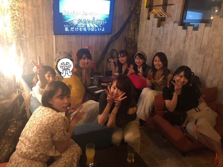 上枝恵美加さんのインスタグラム写真 - (上枝恵美加Instagram)「全員ではないけど３期生で集まれました！ もうすぐ8年とかの付き合い。乾杯して、みんなお酒飲めることに気付いて、25歳のわたし、驚くよね。笑 すき☺️☺️☺️」8月16日 20時41分 - emika_kamieda