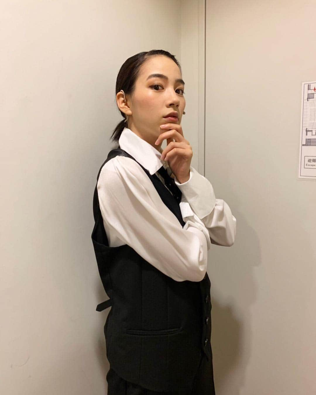 のん（能年玲奈）さんのインスタグラム写真 - (のん（能年玲奈）Instagram)「私の恋人、たくさんの応援ありがとうございます。 次は明日17日と明後日18日！ 福岡の大野城・まどかぴあ大ホールにて、全三回公演です。 この福岡公演だけは、なんと両日ともに当日券が出せそうとのことなので、お近くのかたはぜひ観に来てくださいね〜〜。 #私の恋人」8月16日 20時47分 - non_kamo_ne