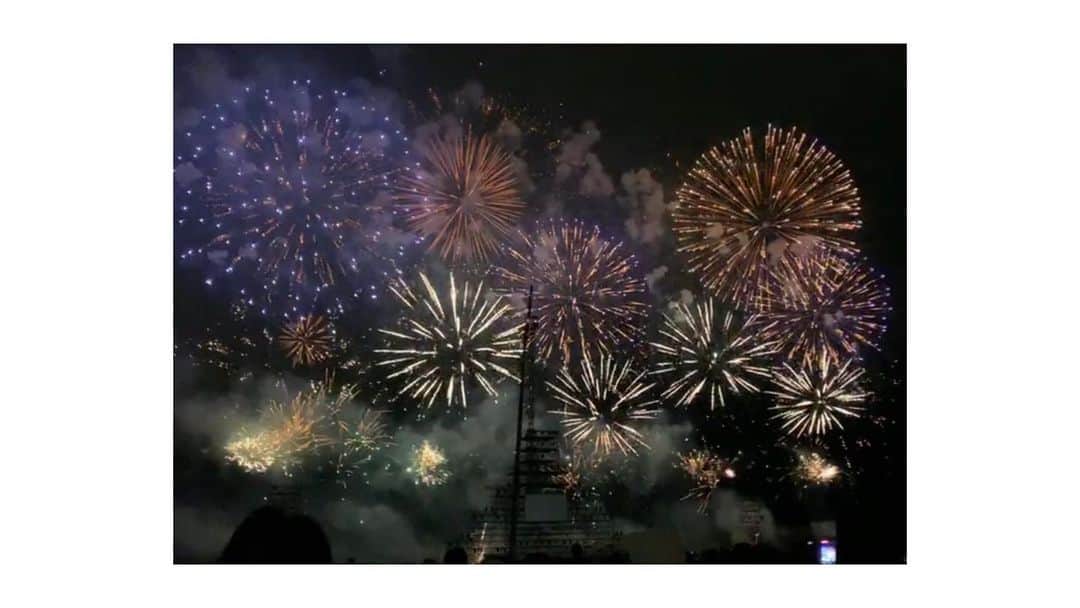 今井遥のインスタグラム：「勝毎花火大会🎆﻿ ﻿ #綺麗#感動  #overtherainbow ﻿🌈」