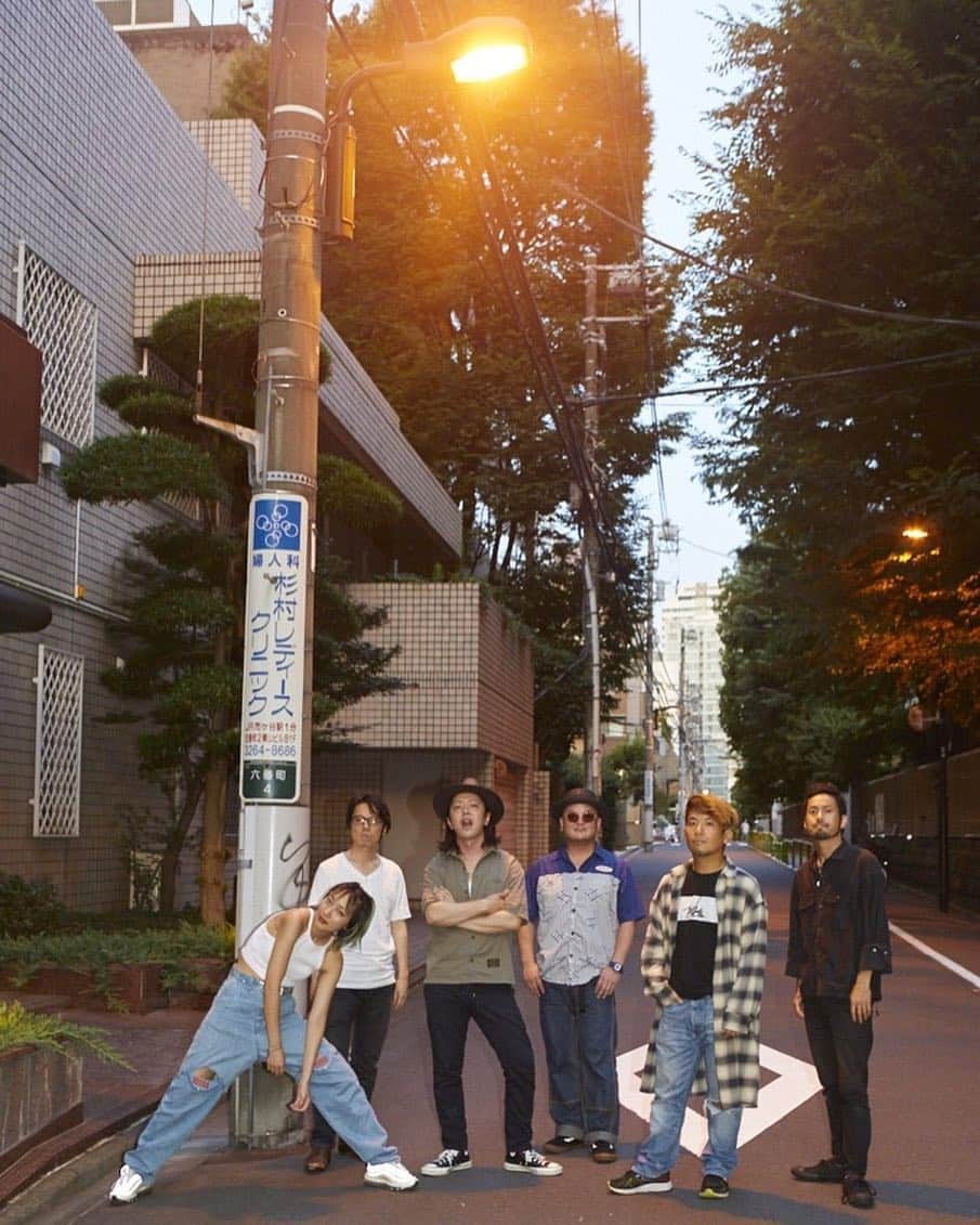 あっこのインスタグラム：「TRI4TH「Shot the Ghost-あっこゴリラremix-」は18日にリリースされます🌻ピュアピュアなインタビュー公開されたよ！まだまだ夏はこっからだからあああ！！！！！👊💚💚💚」