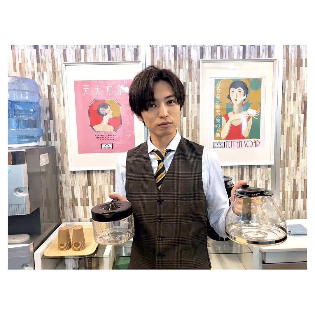 桐山漣さんのインスタグラム写真 - (桐山漣Instagram)「・ 「これは経費で落ちません！」 4話オンエアまもなくです。 みんなぜひリアタイで見てね！ #コーヒー空ですよ」8月16日 21時18分 - renn_kiriyama_official