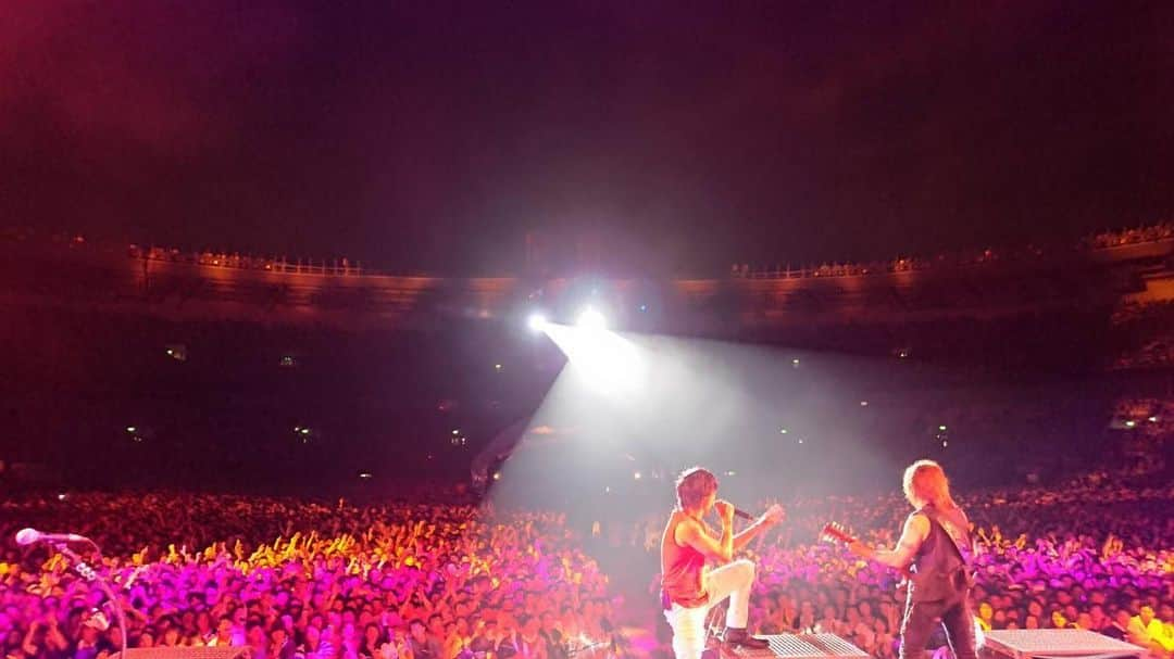 B’zさんのインスタグラム写真 - (B’zInstagram)「THANK YOU! Summer Sonic Tokyo!! #Bz #Summersonic #サマソニ」8月16日 21時11分 - bz_official_insta